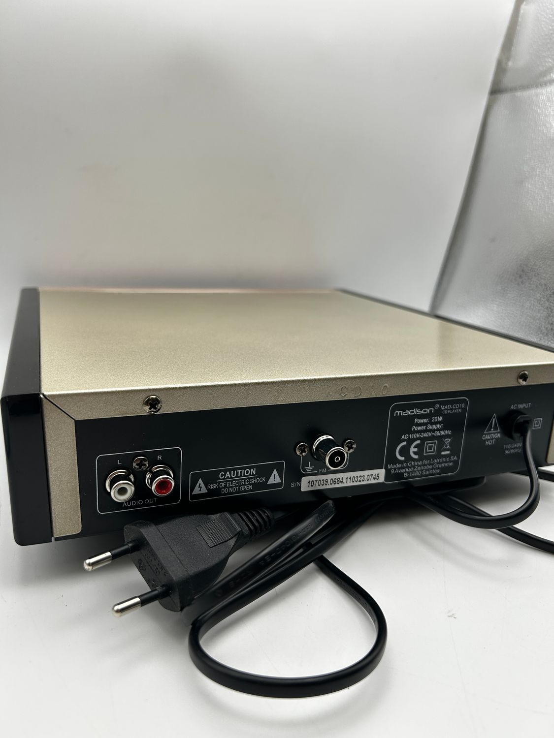 MADISON MAD-CD10 – odtwarzacz CD i tuner FM z USB i pilotem