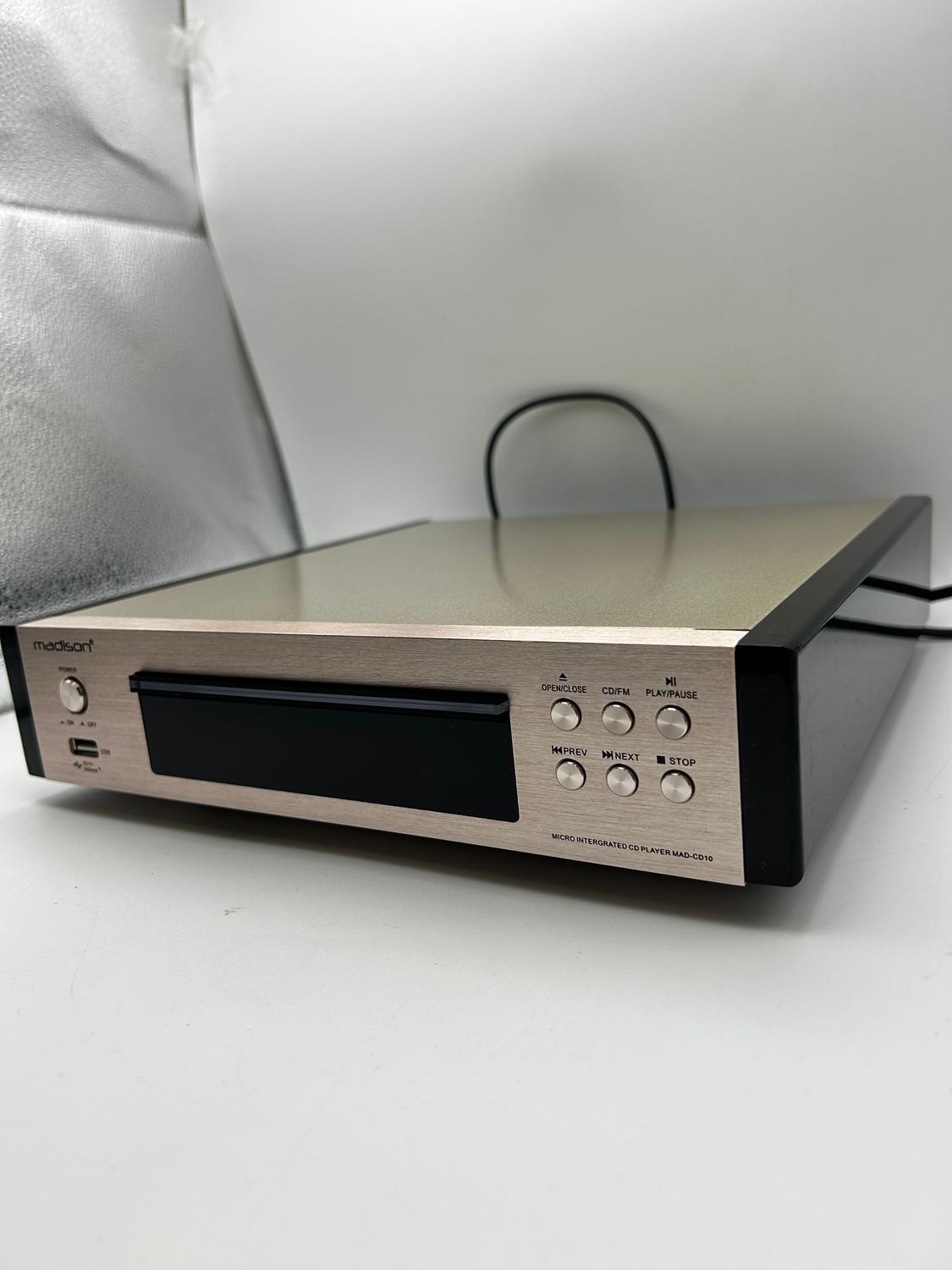 MADISON MAD-CD10 – odtwarzacz CD i tuner FM z USB i pilotem