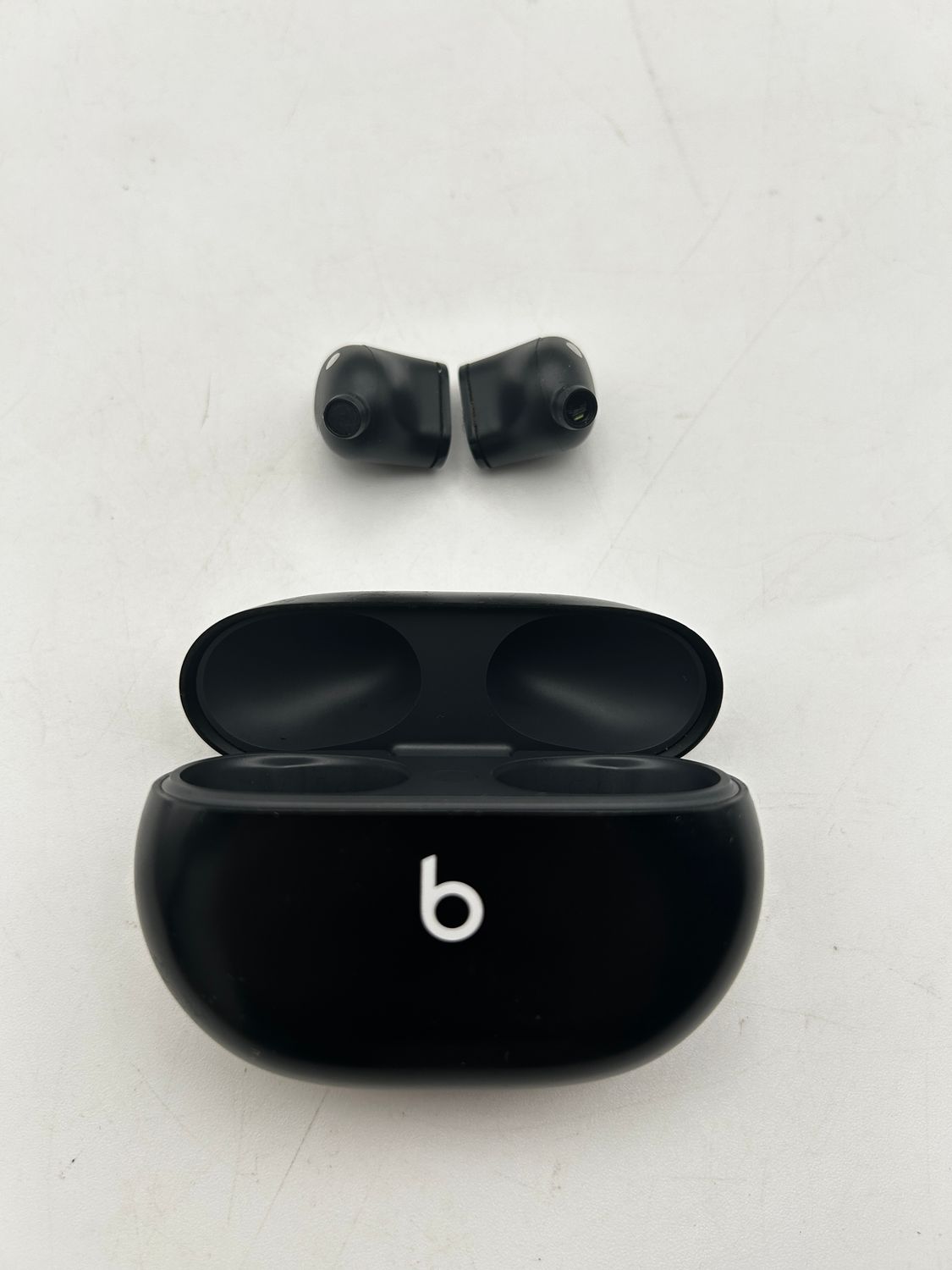 Beats Studio Buds – całkowicie bezprzewodowe słuchawki douszne z reduk