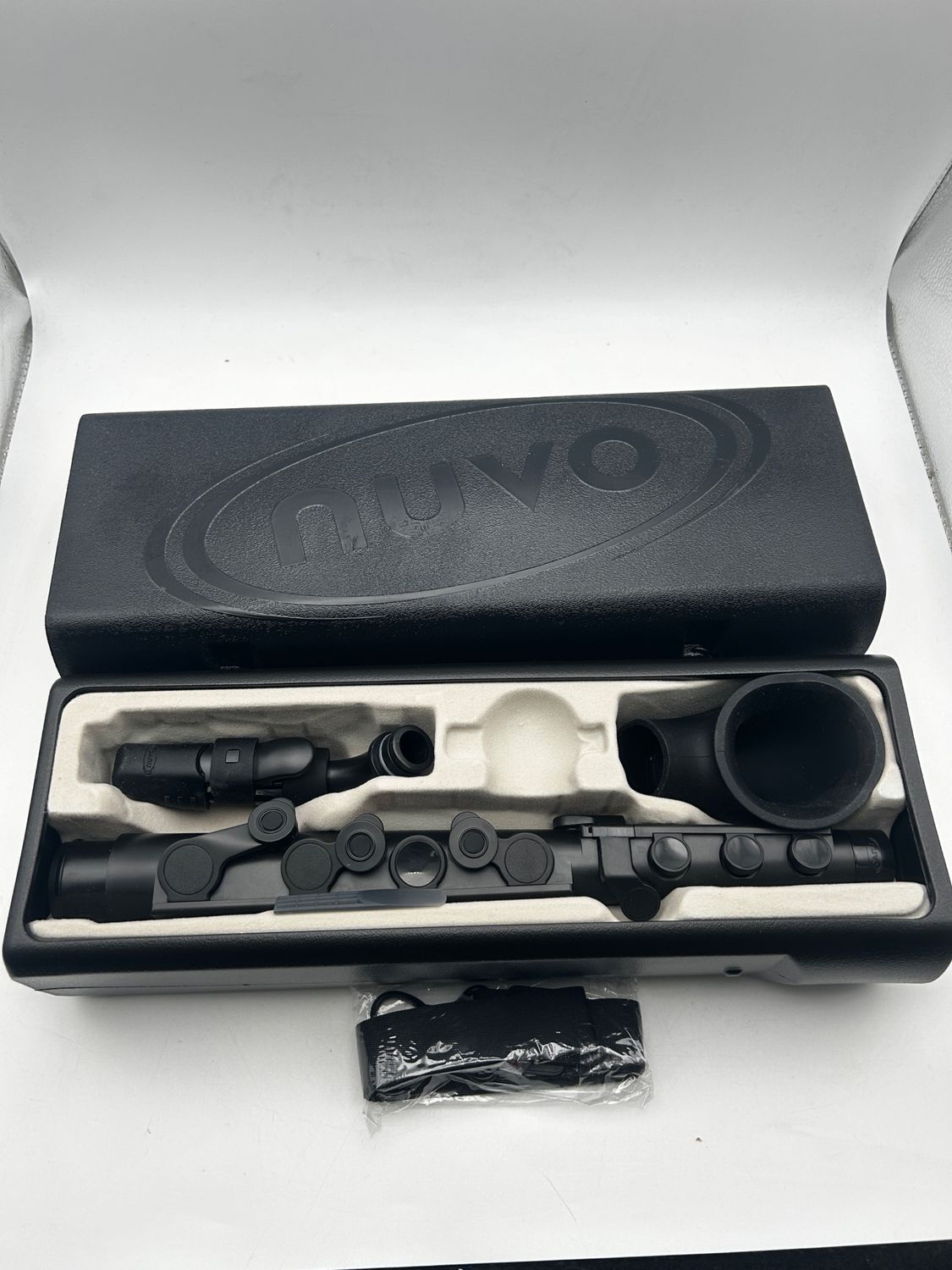 NUVO - JSAX czarny saksofon w kolorze czarnym