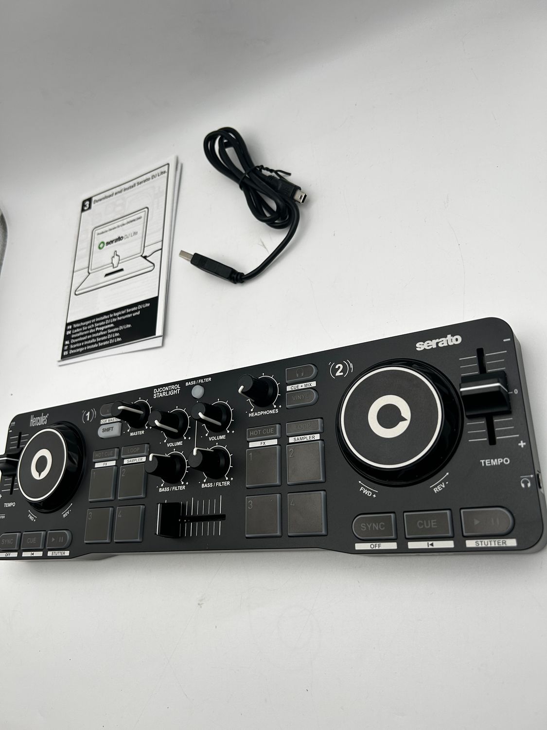 Hercules DJControl Starlight – przenośny kontroler DJ USB