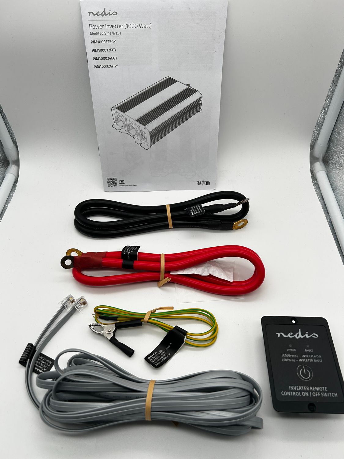 Nedis PIM100012FGY - Falownik z modyfikowaną sinusoidą - 12 V DC na 23