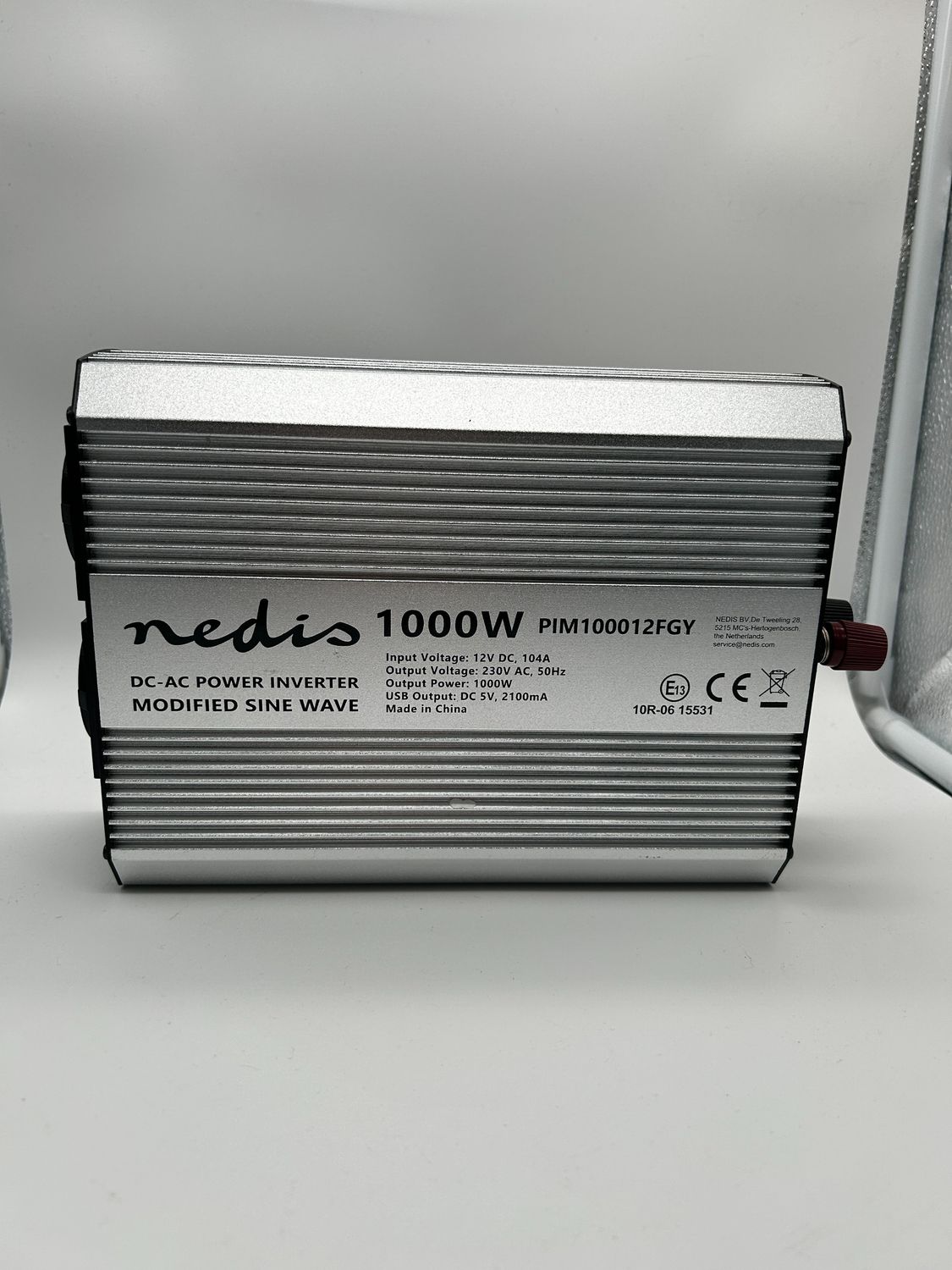 Nedis PIM100012FGY - Falownik z modyfikowaną sinusoidą - 12 V DC na 23