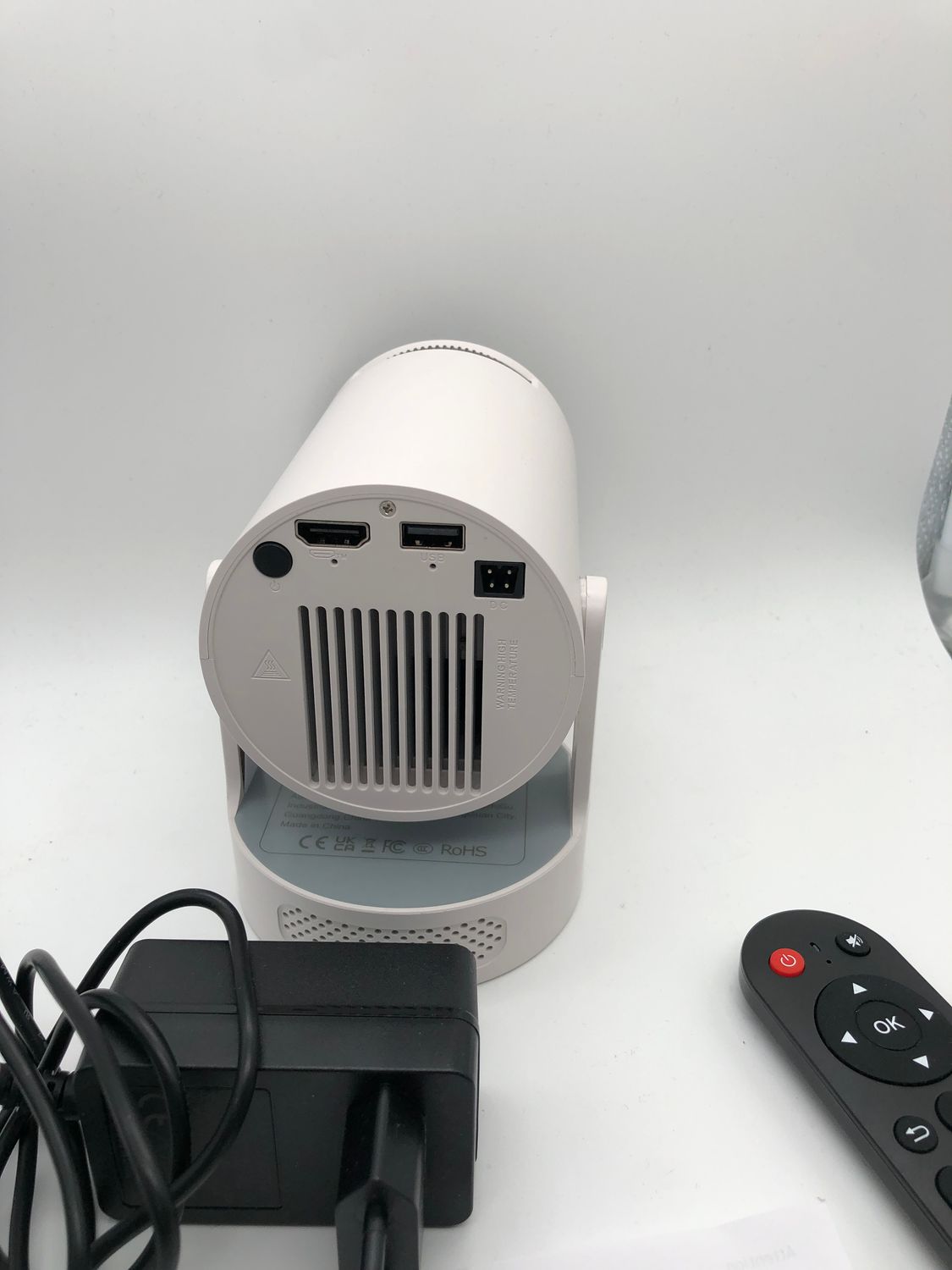 2026 HY300Pro+ Mini Projektor 4K z Wi‑Fi 6 i Bluetooth 5.4