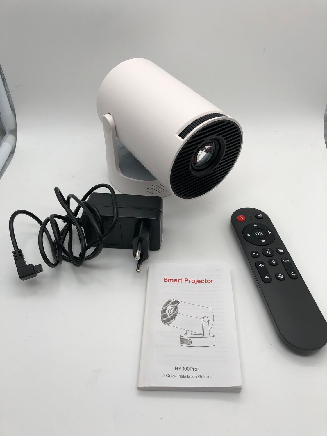 2026 HY300Pro+ Mini Projektor 4K z Wi‑Fi 6 i Bluetooth 5.4