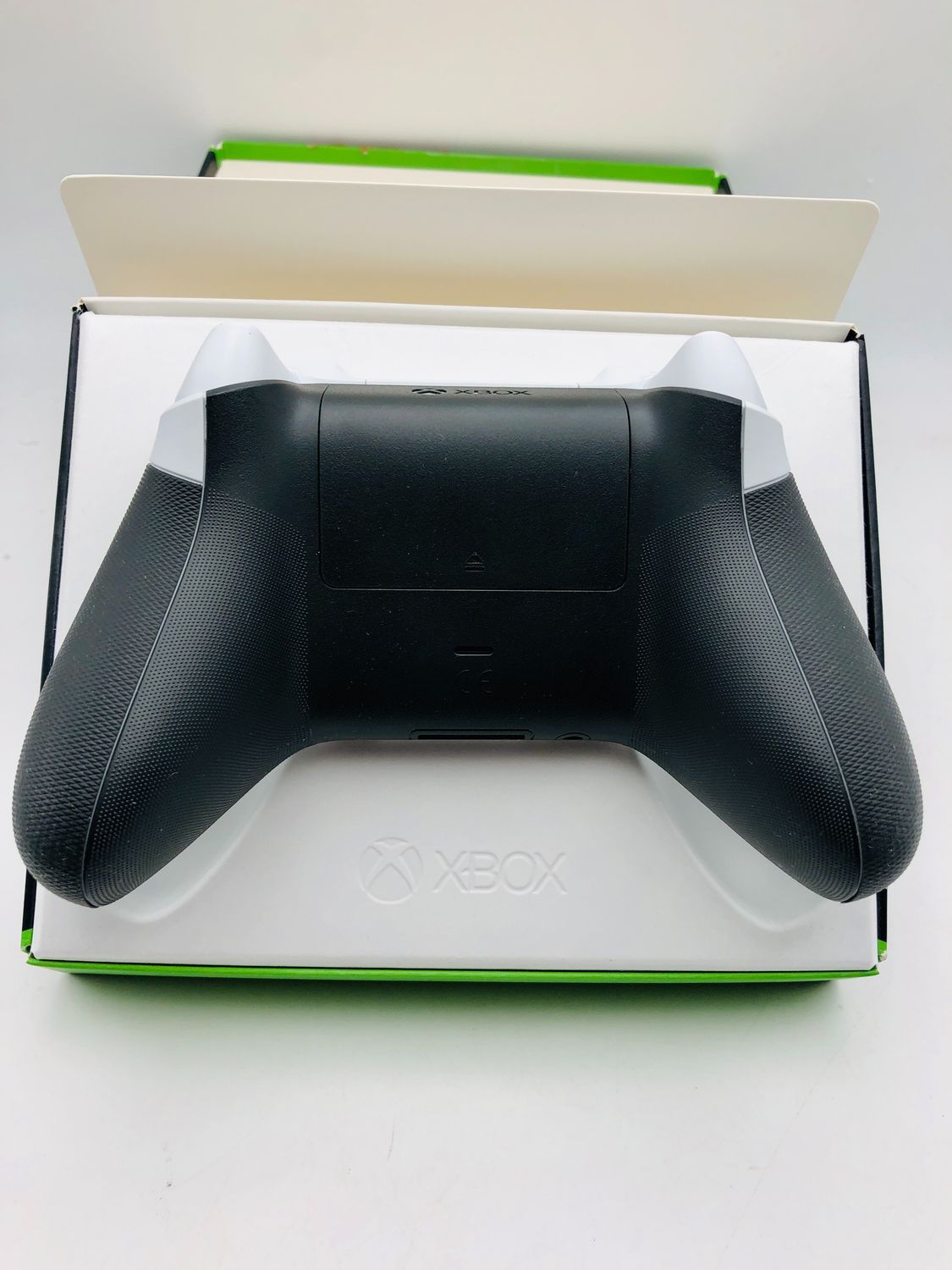 Bezprzewodowy kontroler Xbox Storm Breaker – Edycja specjalna