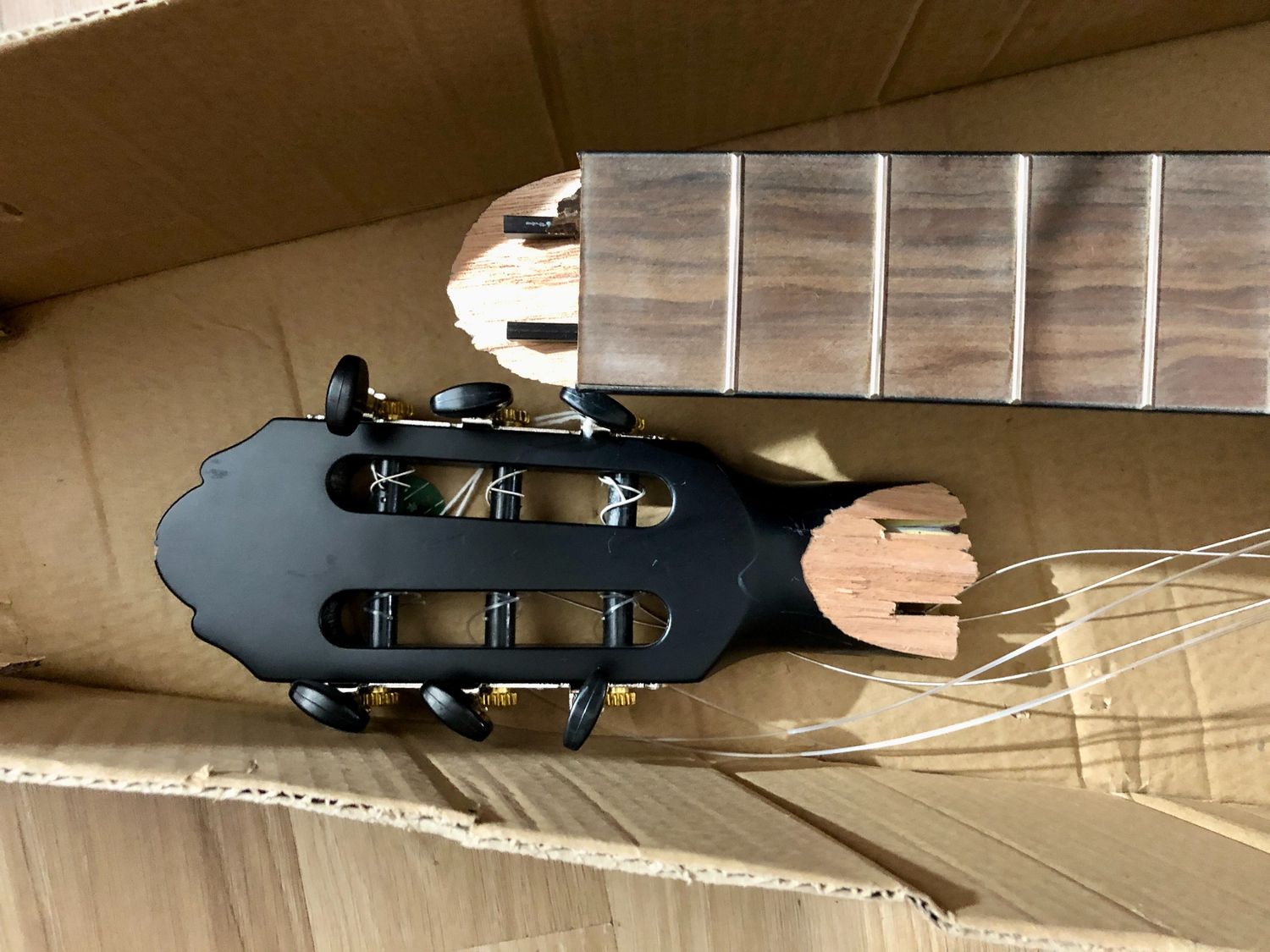 GEWA Klassikgitarre Student 4/4 – gitara klasyczna czarna – uszkodzona