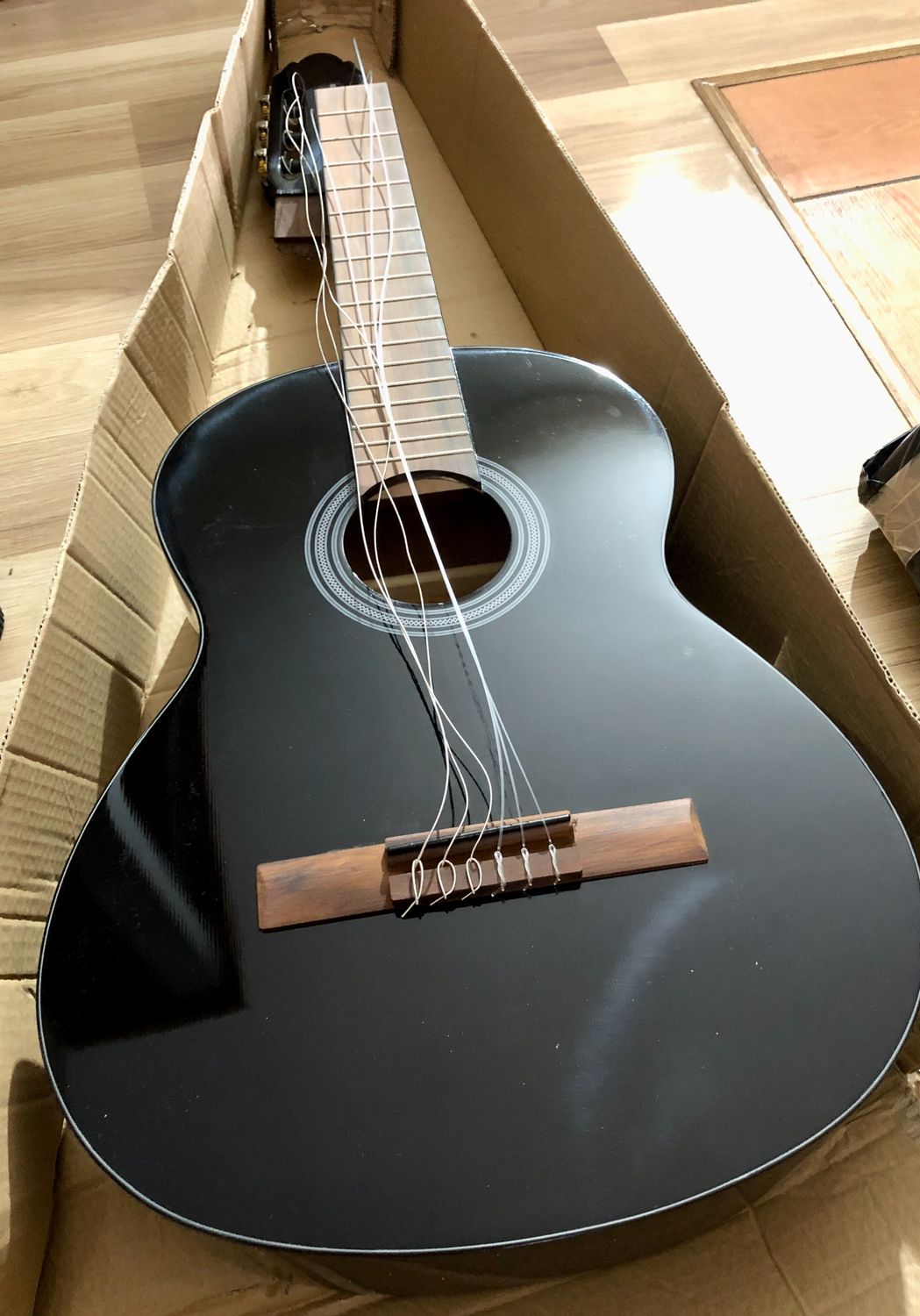GEWA Klassikgitarre Student 4/4 – gitara klasyczna czarna – uszkodzona