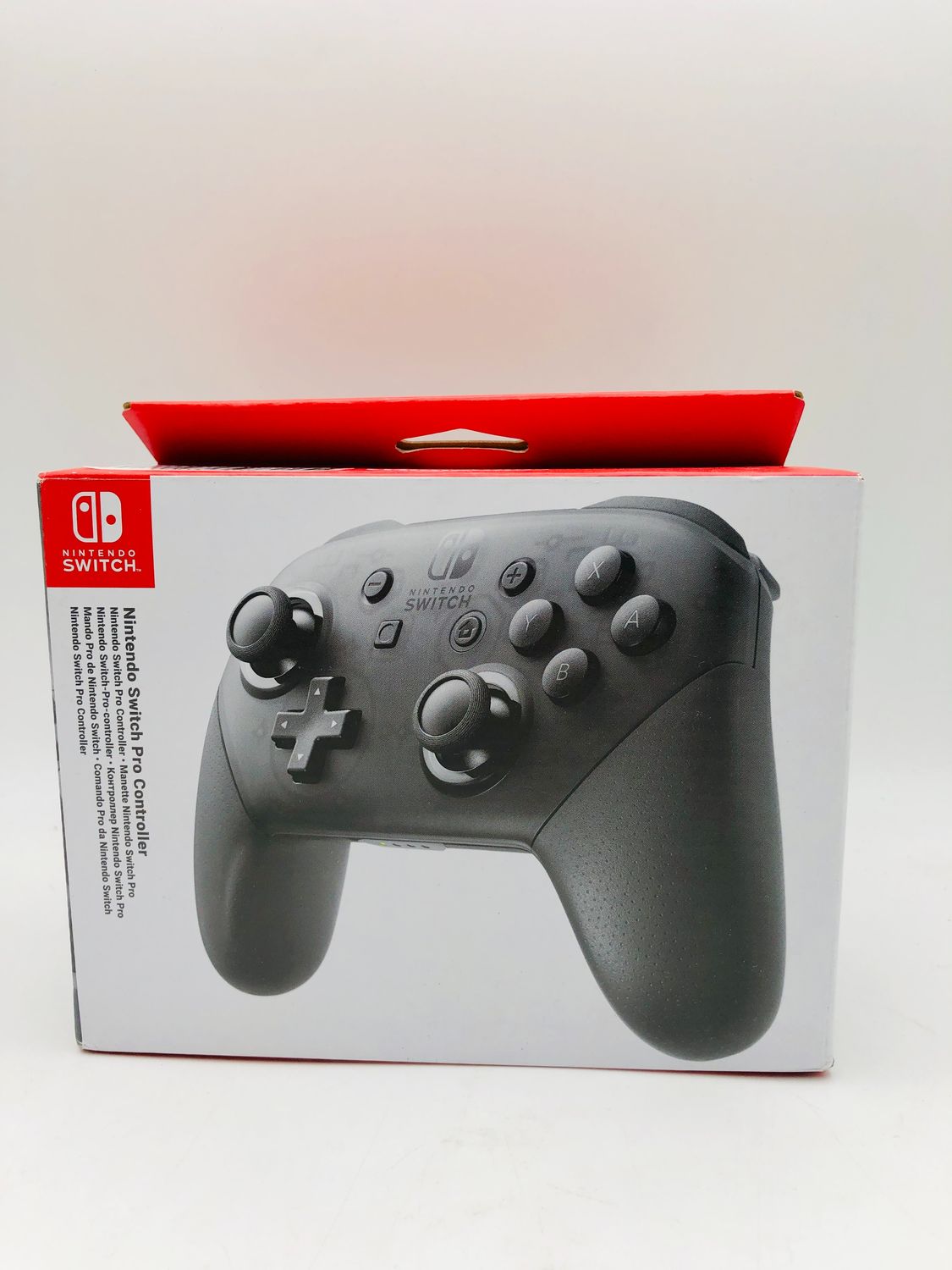 Nintendo Switch – kontroler Pro z przewodowym kablem USB