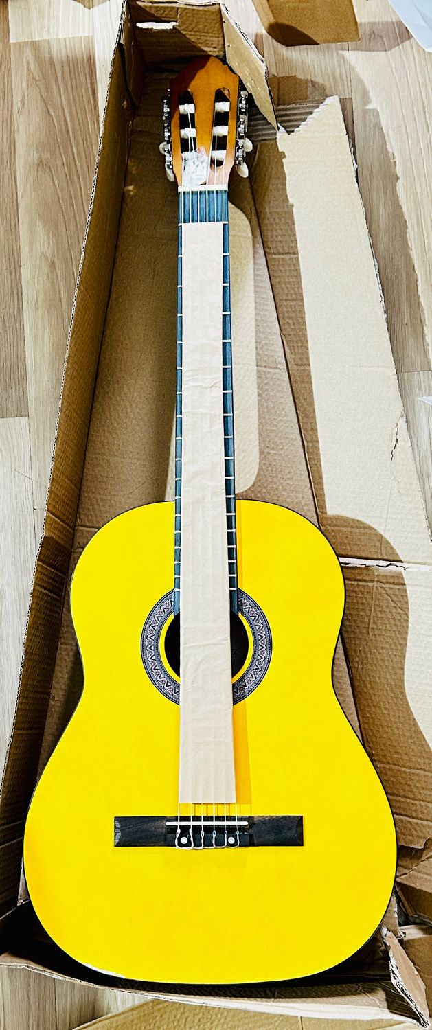 Gitara klasyczna koncertowa 4/4 „Miele” z pokrowcem i kluczem
