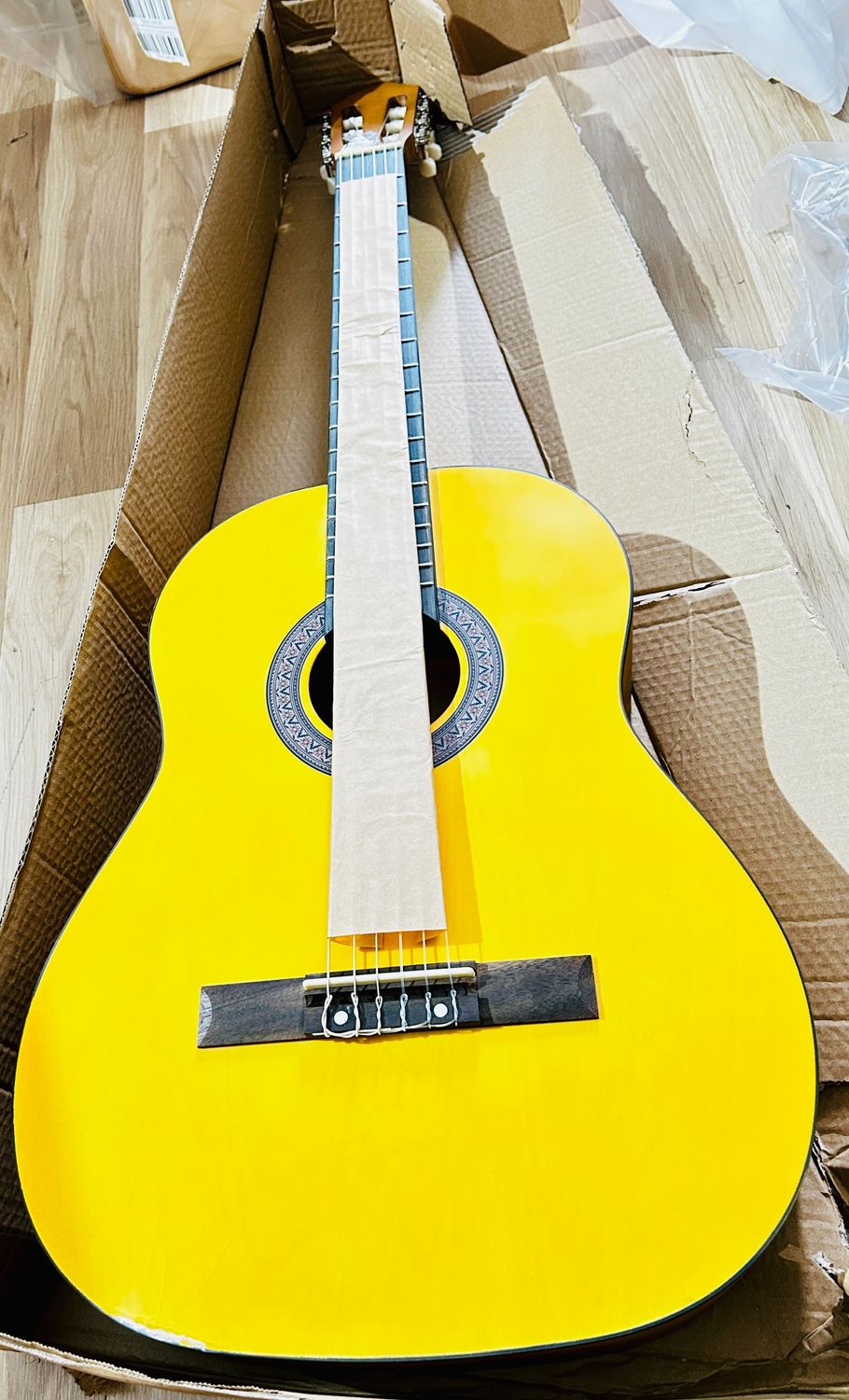 Gitara klasyczna koncertowa 4/4 „Miele” z pokrowcem i kluczem