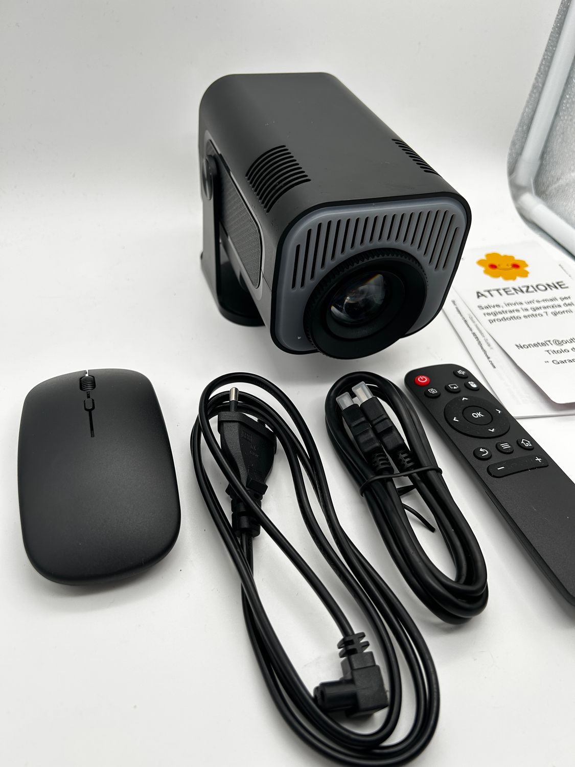 Projektor przenośny Nonete 4K 1080P z WiFi