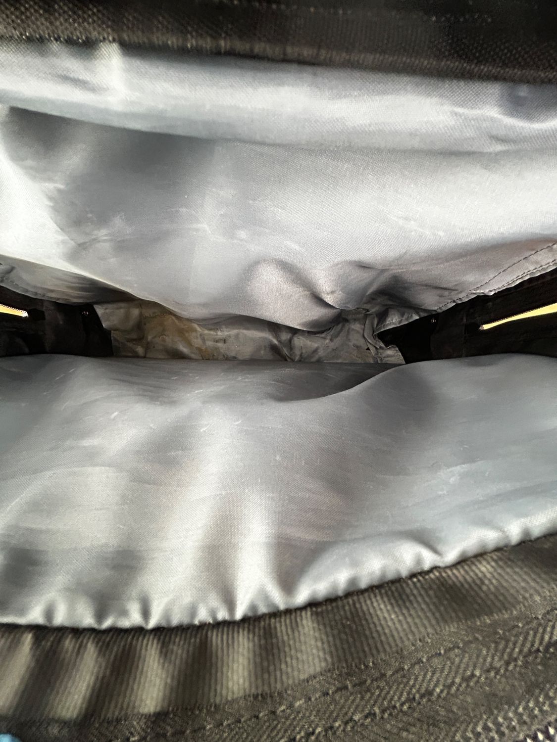 Torba na laptopa na kółkach – uszkodzona