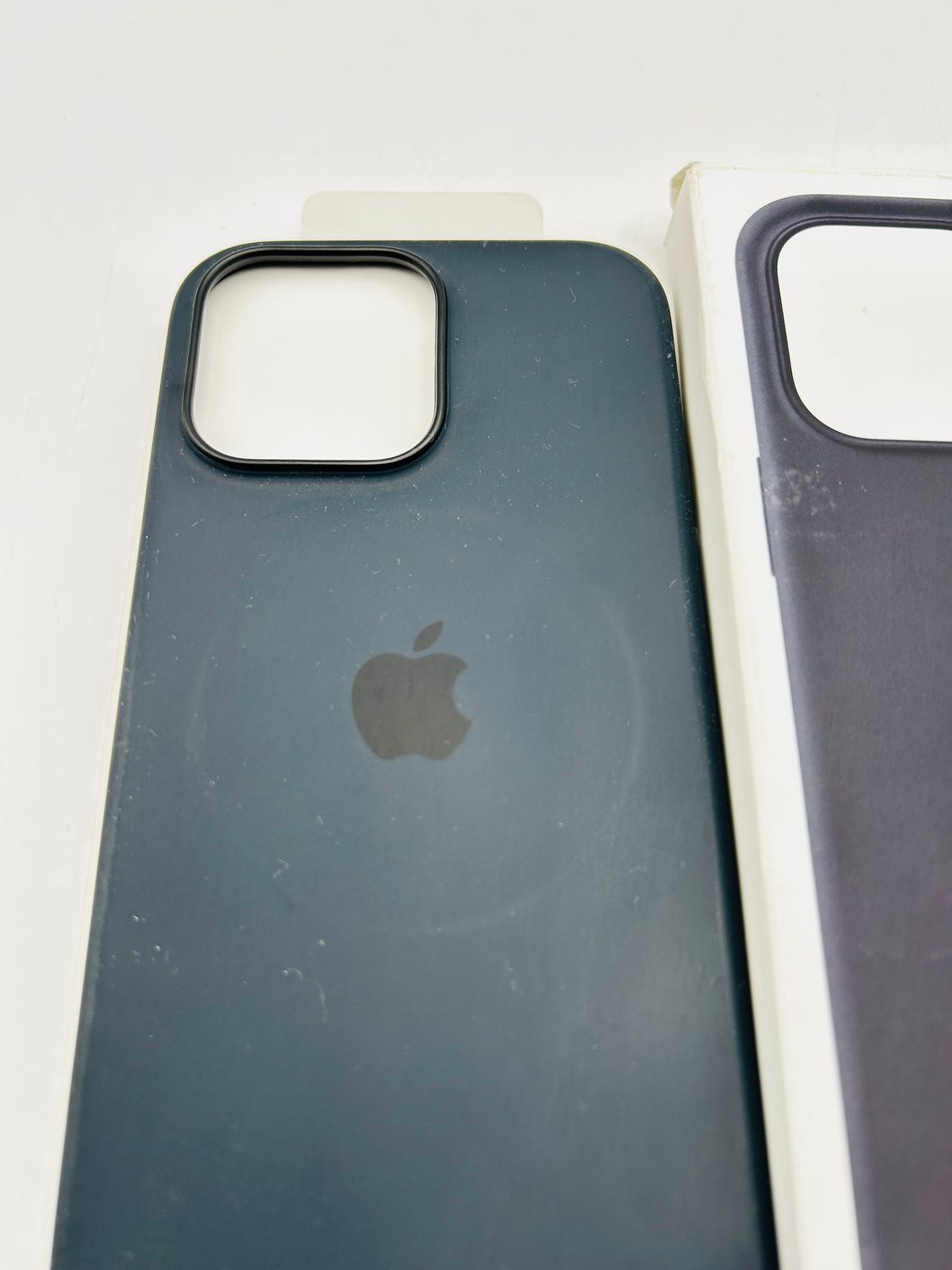 Apple iPhone 16 Pro Max silikonowe etui z MagSafe – czarne