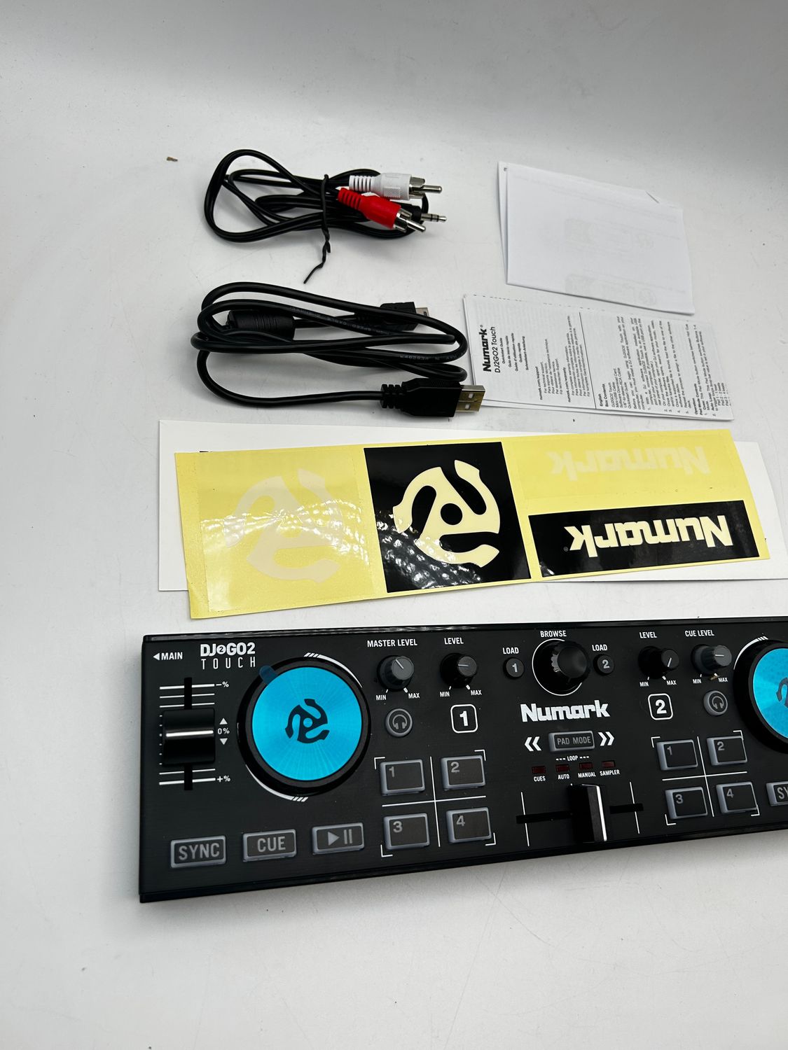 Numark DJ2GO2 Touch – kompaktowy kontroler DJ USB