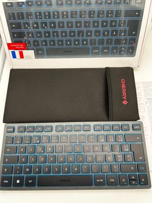 CHERRY KW 7100 MINI BT — kompaktowa klawiatura wielofunkcyjna Bluetooth