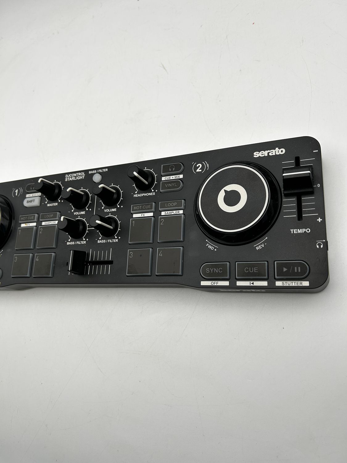 Hercules DJControl Starlight – przenośny 2-deckowy kontroler DJ USB