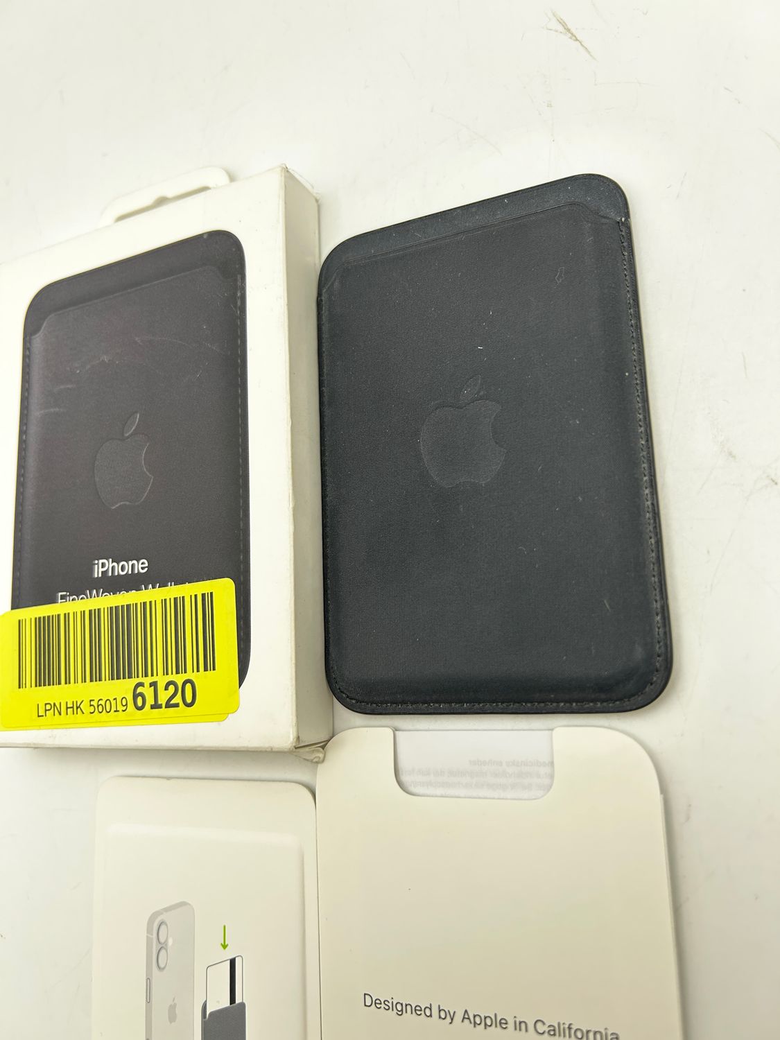 Apple cienko pleciony portfel z MagSafe do iPhone’a — czarny