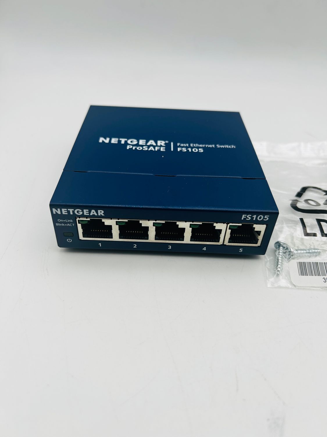 NETGEAR FS105NA przełącznik sieciowy 5-portowy 10/100 Mb/s