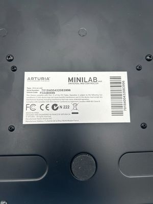 Arturia MiniLab MKII Inverted — kontroler MIDI