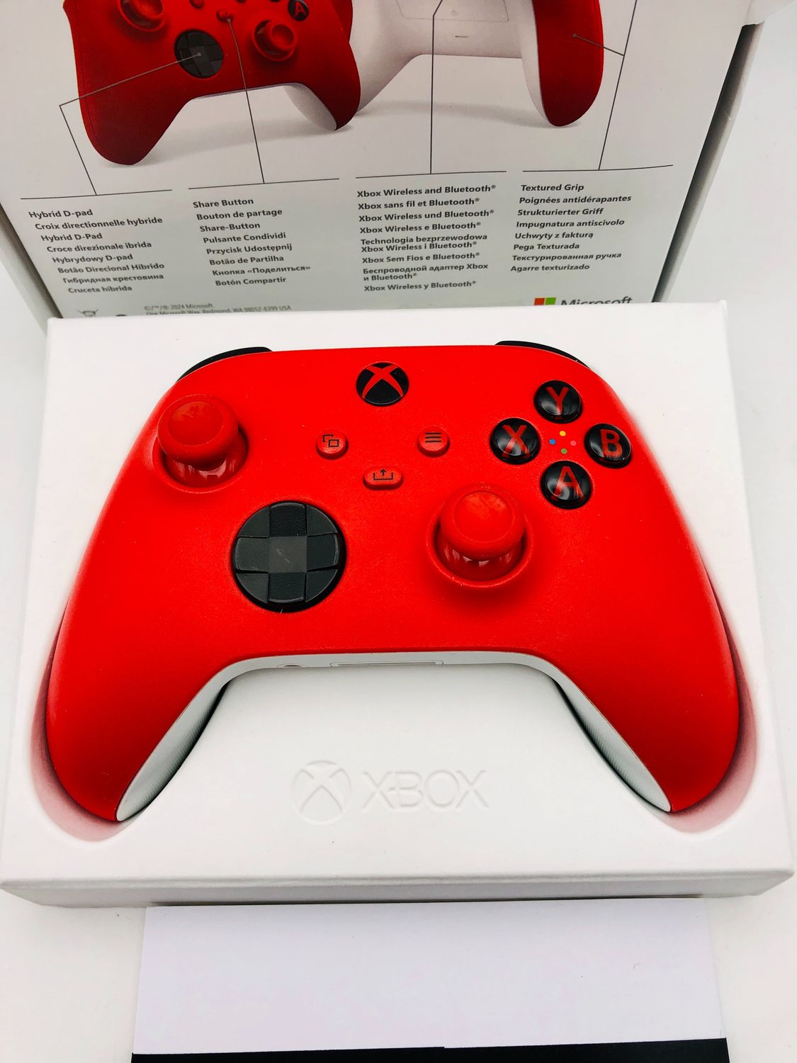 Xbox Wireless Controller Pulse Red – do Xbox Series X|S, Windows 10/11, Android, iOS