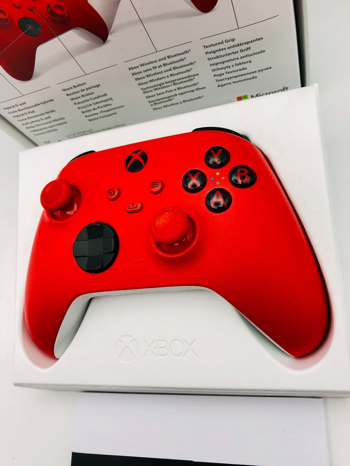 Xbox Wireless Controller Pulse Red – do Xbox Series X|S, Windows 10/11, Android, iOS