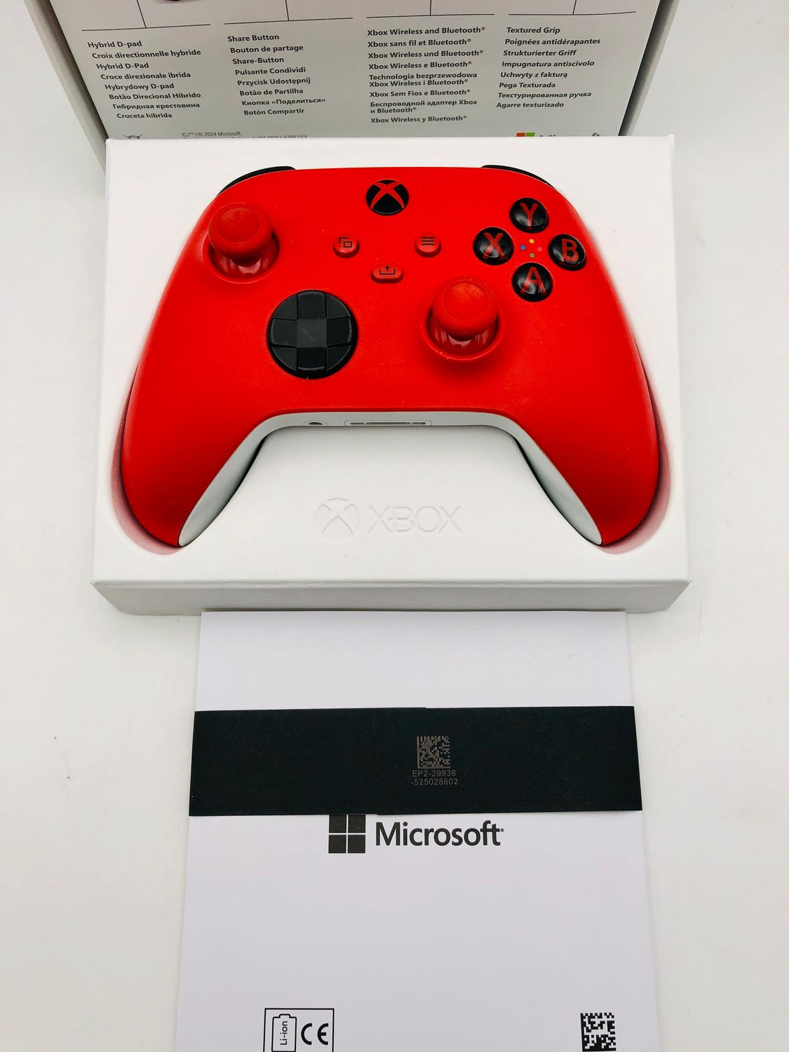 Xbox Wireless Controller Pulse Red – do Xbox Series X|S, Windows 10/11, Android, iOS