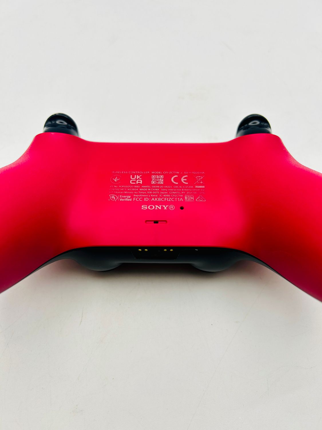 Bezprzewodowy kontroler Cosmic Red