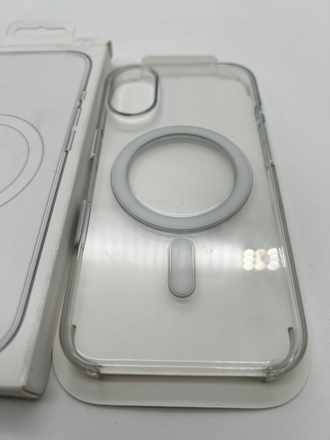 Apple iPhone 16 etui Clear z MagSafe