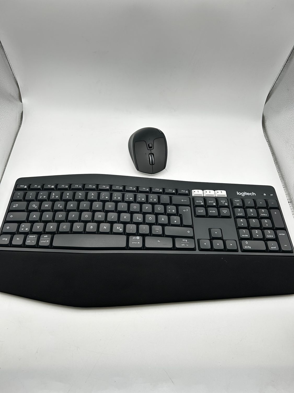 Logitech MK850 – wydajna bezprzewodowa klawiatura i mysz