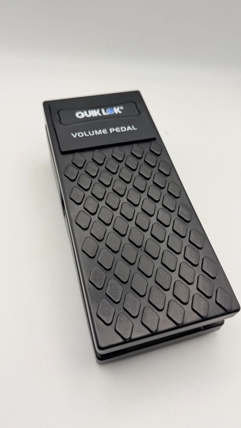 QUIK LOK VP/26-11 - pedał głośności, 1 wejście / 1 wyjście