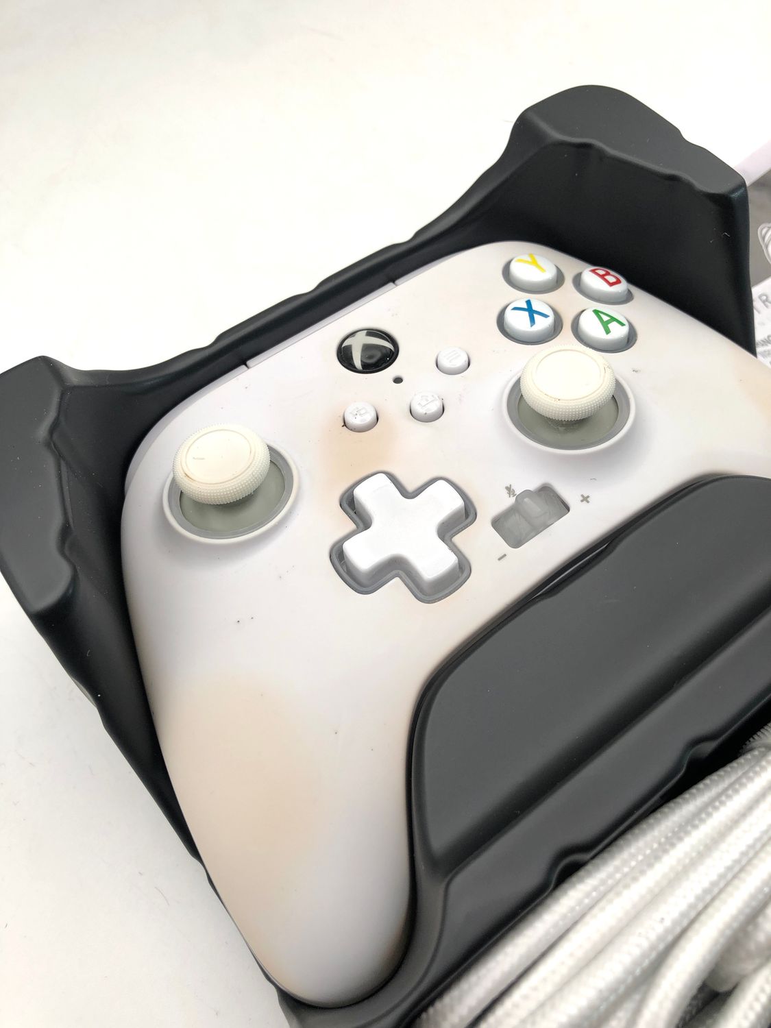 Ulepszony przewodowy gamepad Spectra Infinity PowerA do Xbox Series X|S – Blanc