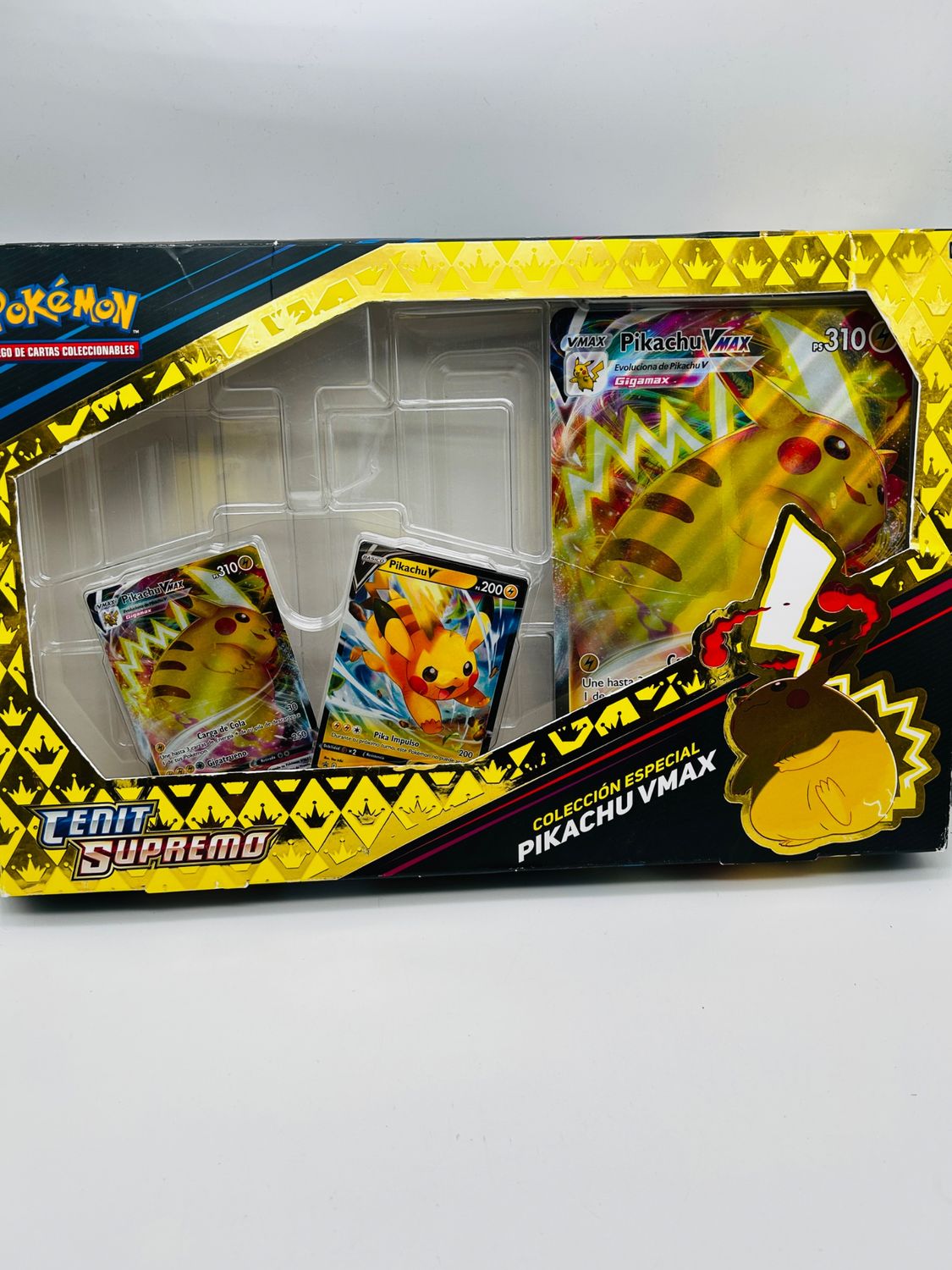 Pokémon TCG Kolekcja Specjalna Pikachu VMAX z najwyższego szczytu, 2 k