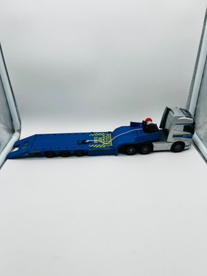 Majorette Zestaw pojazdów Volvo FH-16 Police Truck z helikopterem