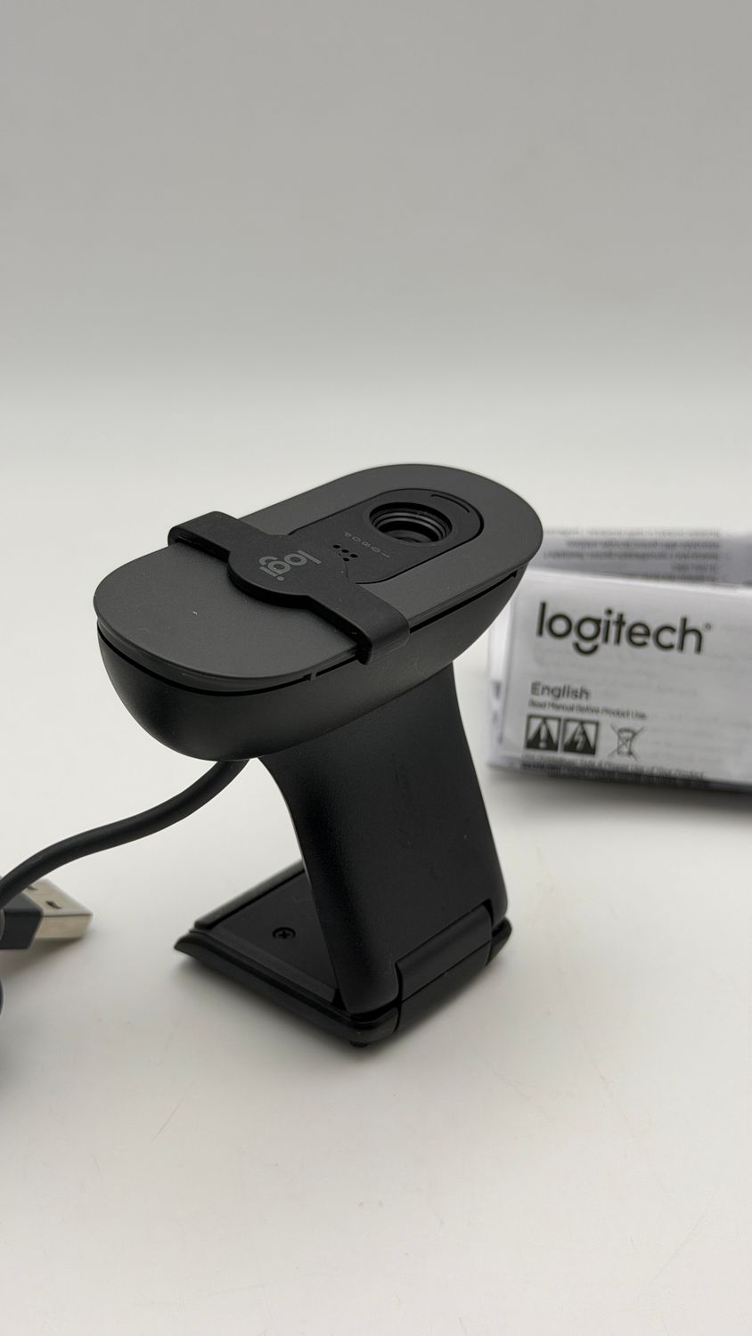 Kamera internetowa Logitech Brio 100 Full HD do spotkań/streamingu
