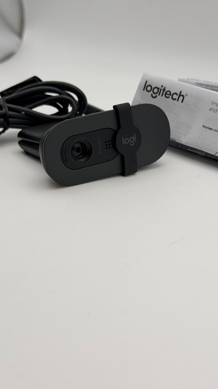 Kamera internetowa Logitech Brio 100 Full HD do spotkań/streamingu