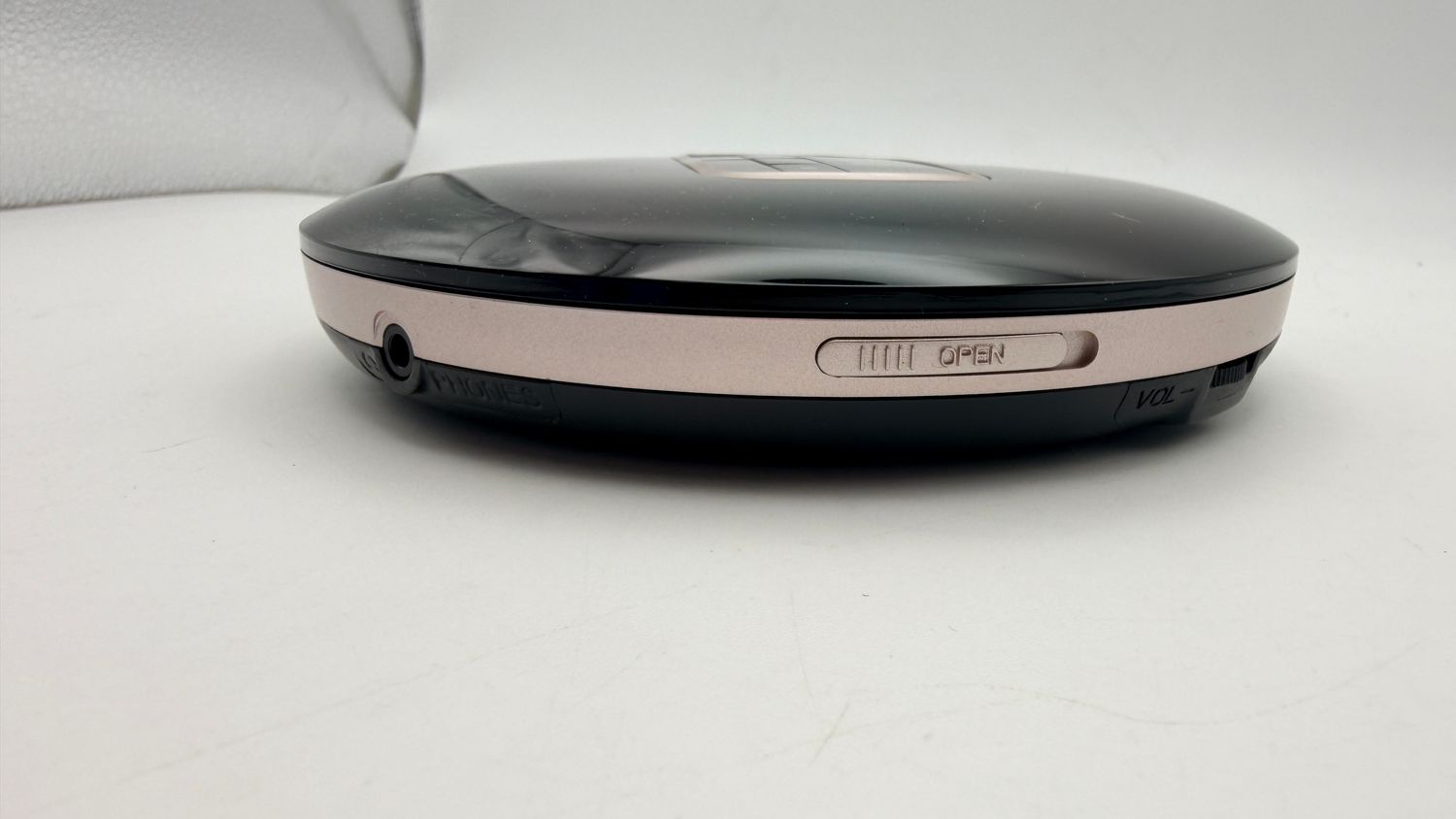 Grundig GCDP 8500 – przenośny odtwarzacz CD czarny/srebrny