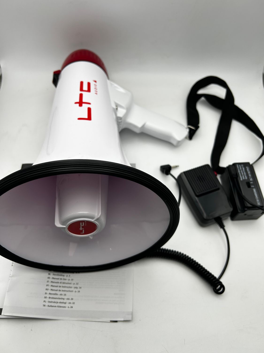 LTC - MEGA35USB - Ładowalny megafon 35 W z odłączanym mikrofonem