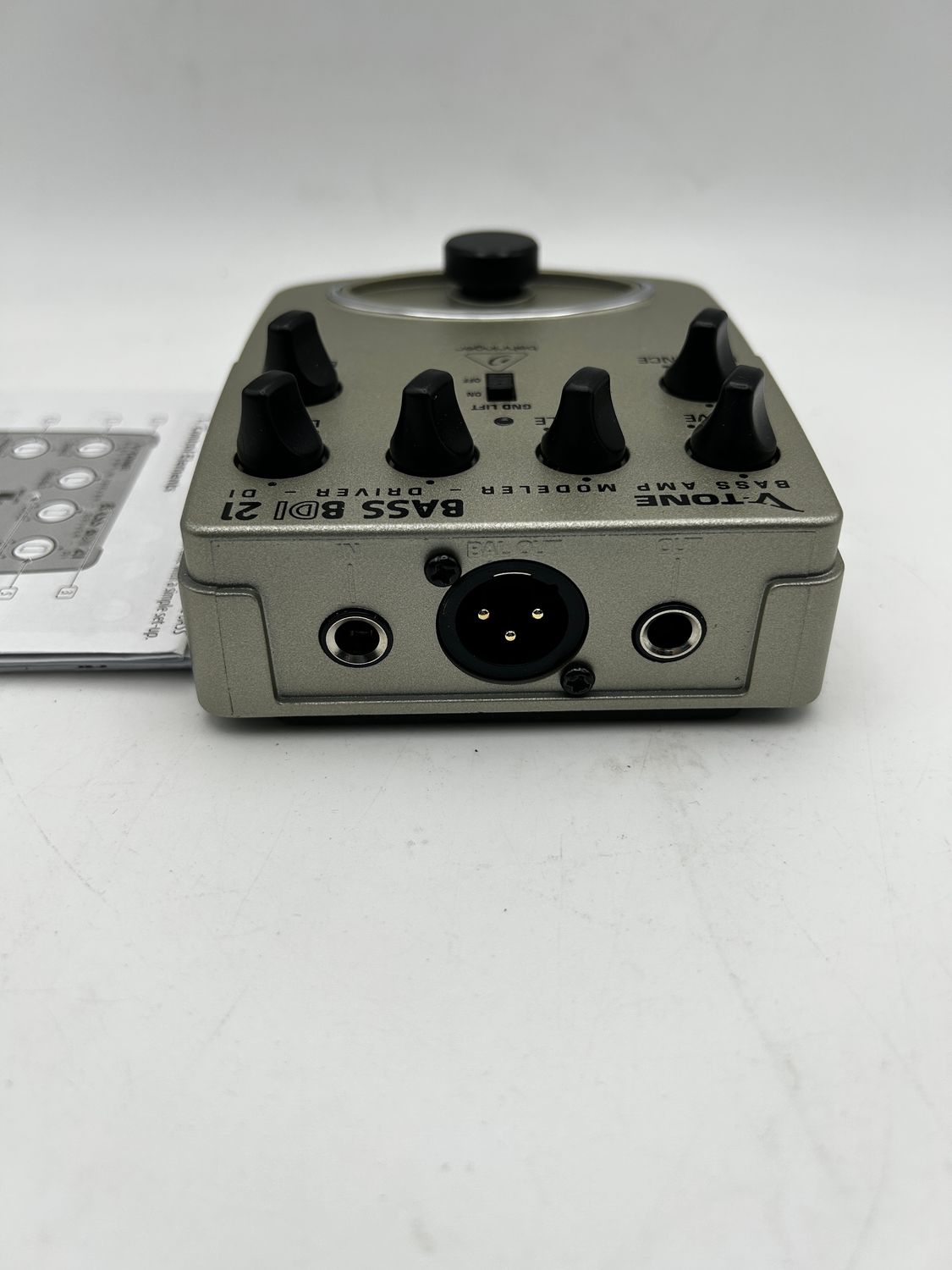 Behringer BDI21 analogowy przedwzmacniacz i pedał efektów