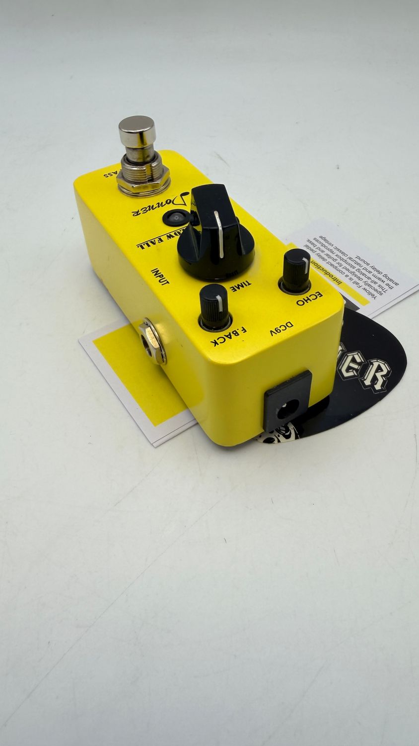 Donner Yellow Fall Delay Pedal do gitary