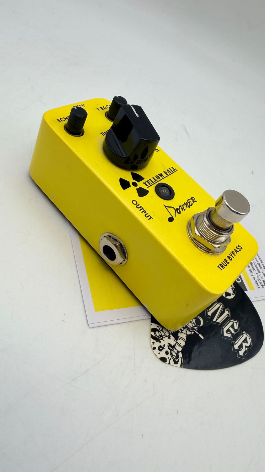 Donner Yellow Fall Delay Pedal do gitary