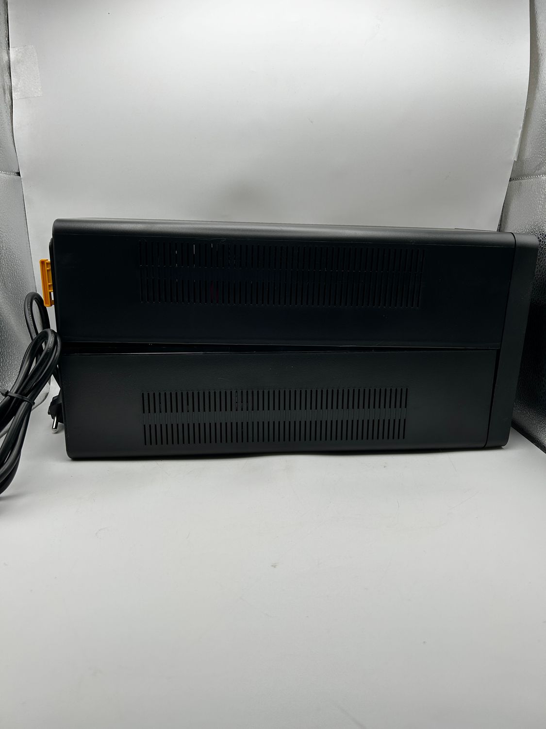 APC Easy UPS BVX BVX1200LI-GR — zasilacz awaryjny UPS