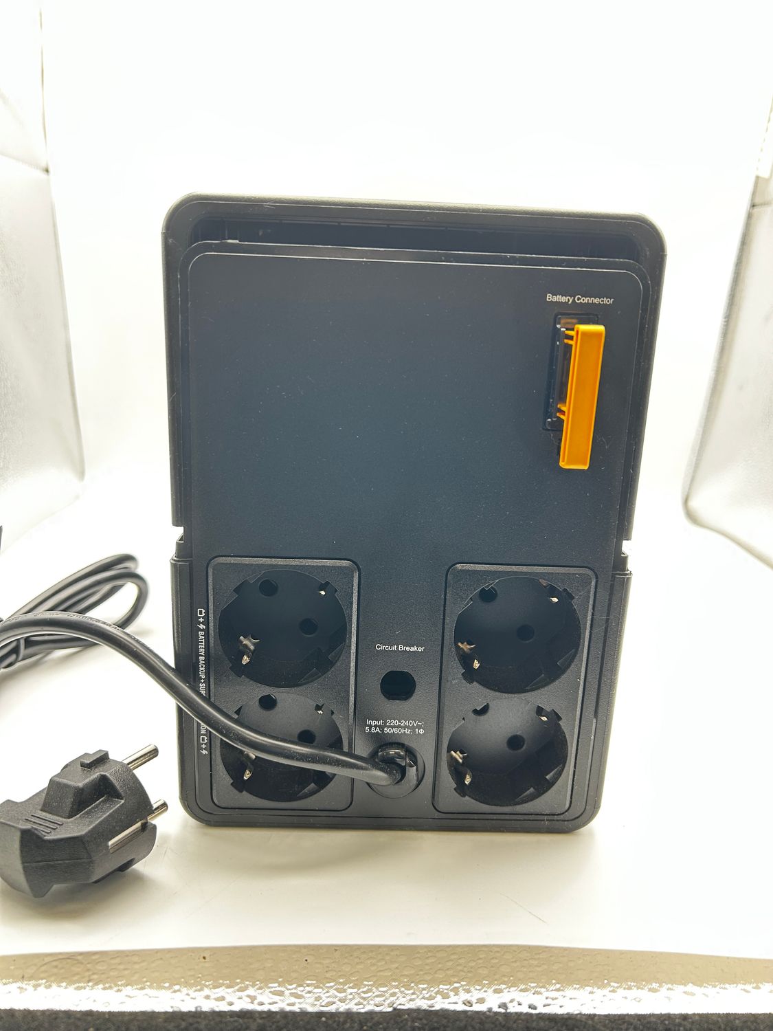 APC Easy UPS BVX BVX1200LI-GR — zasilacz awaryjny UPS