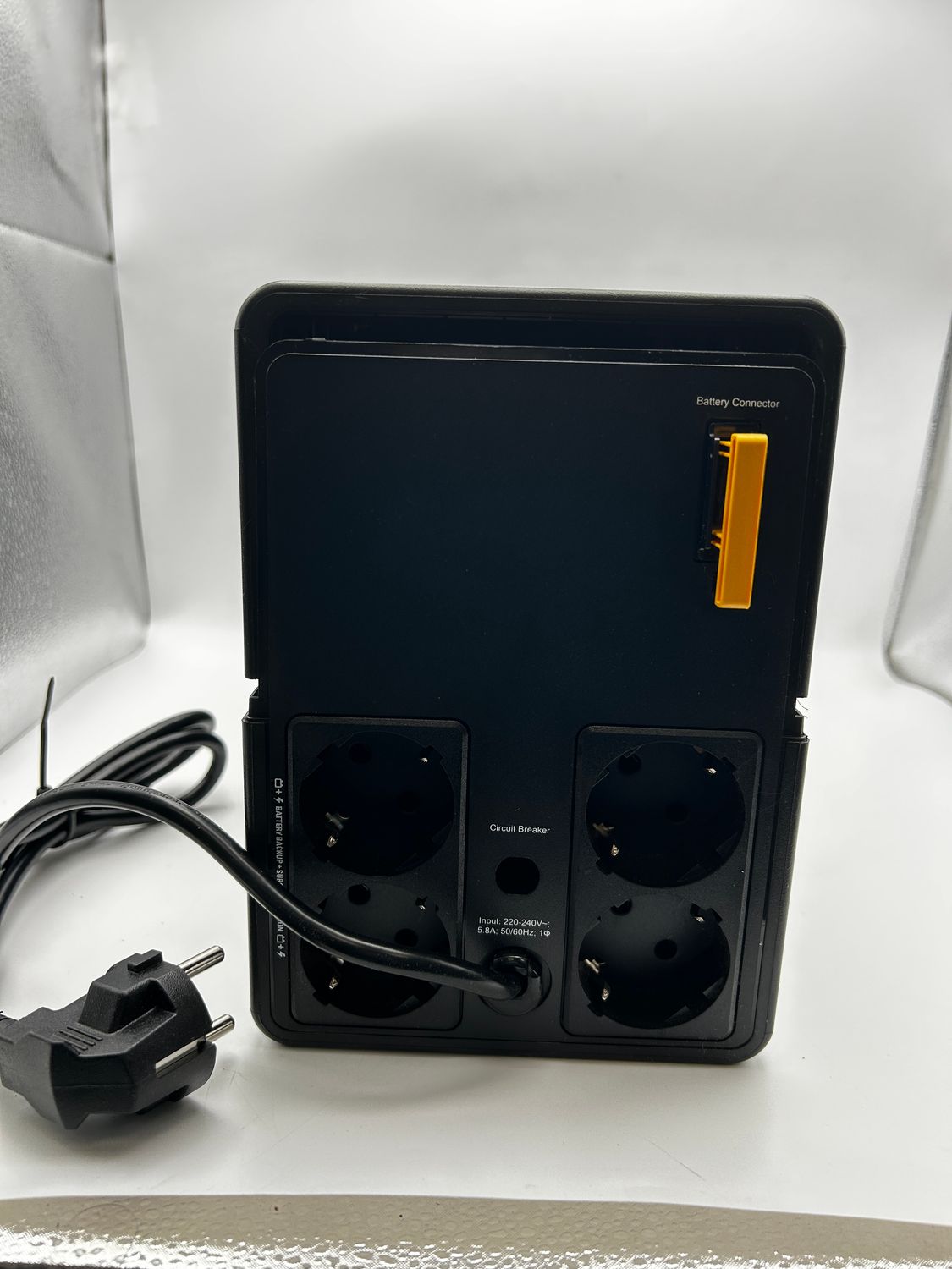 APC Easy UPS BVX BVX1200LI-GR — zasilacz awaryjny UPS