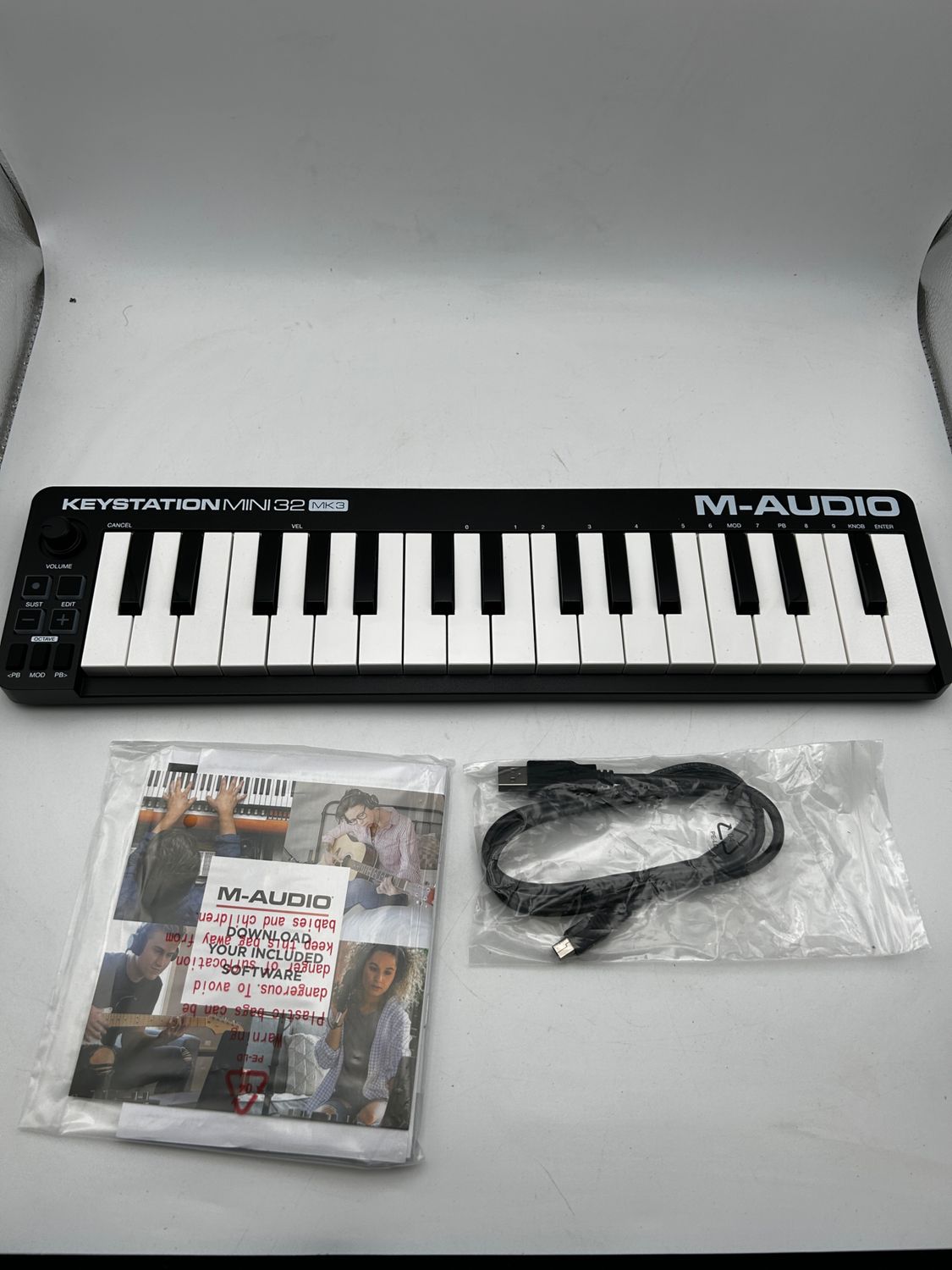 M-AUDIO Keystation Mini 32 MK3 — ultra-przenośny mini kontroler klawiaturowy