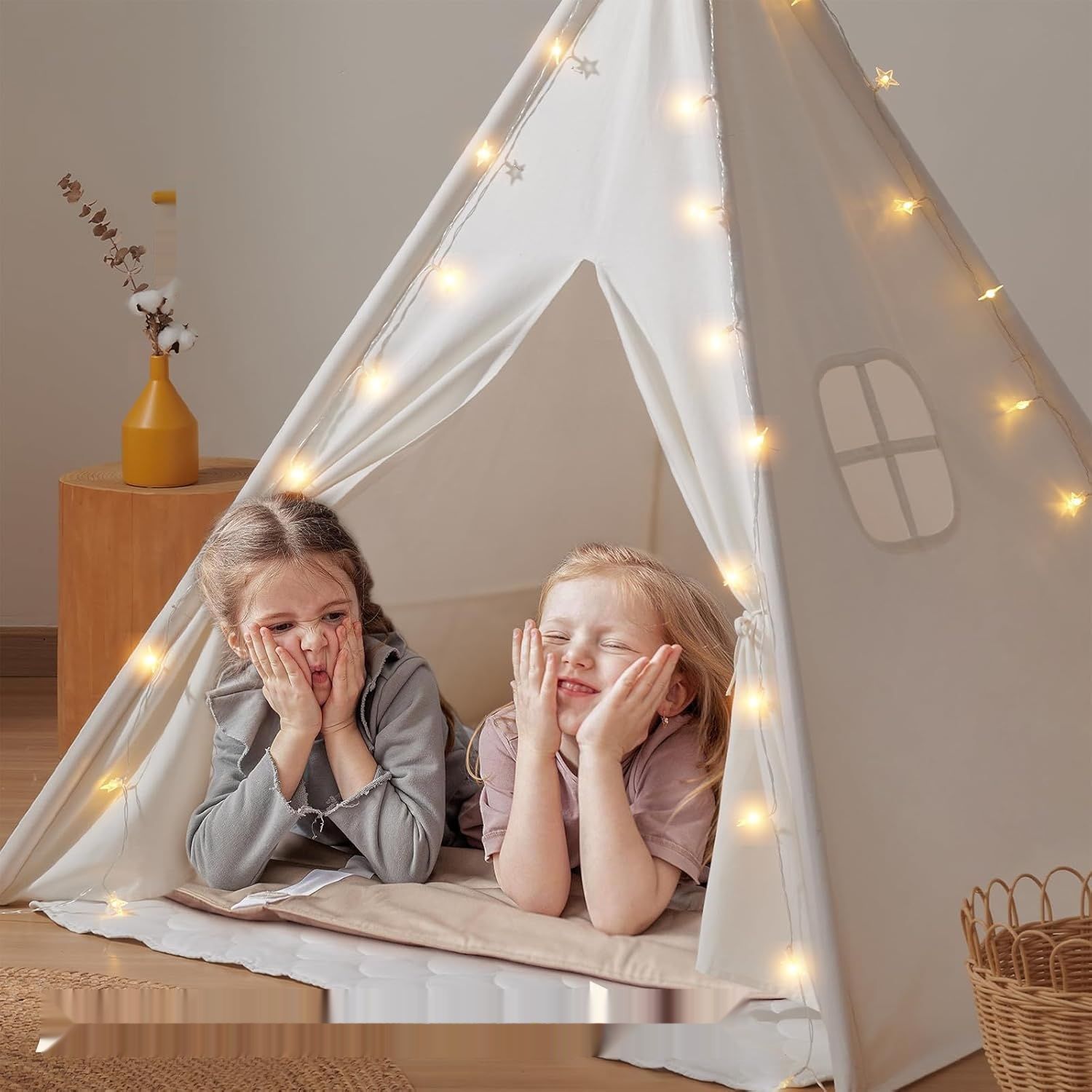Namiot tipi Tiny Land dla dzieci do domu z matą i girlandą świetlną