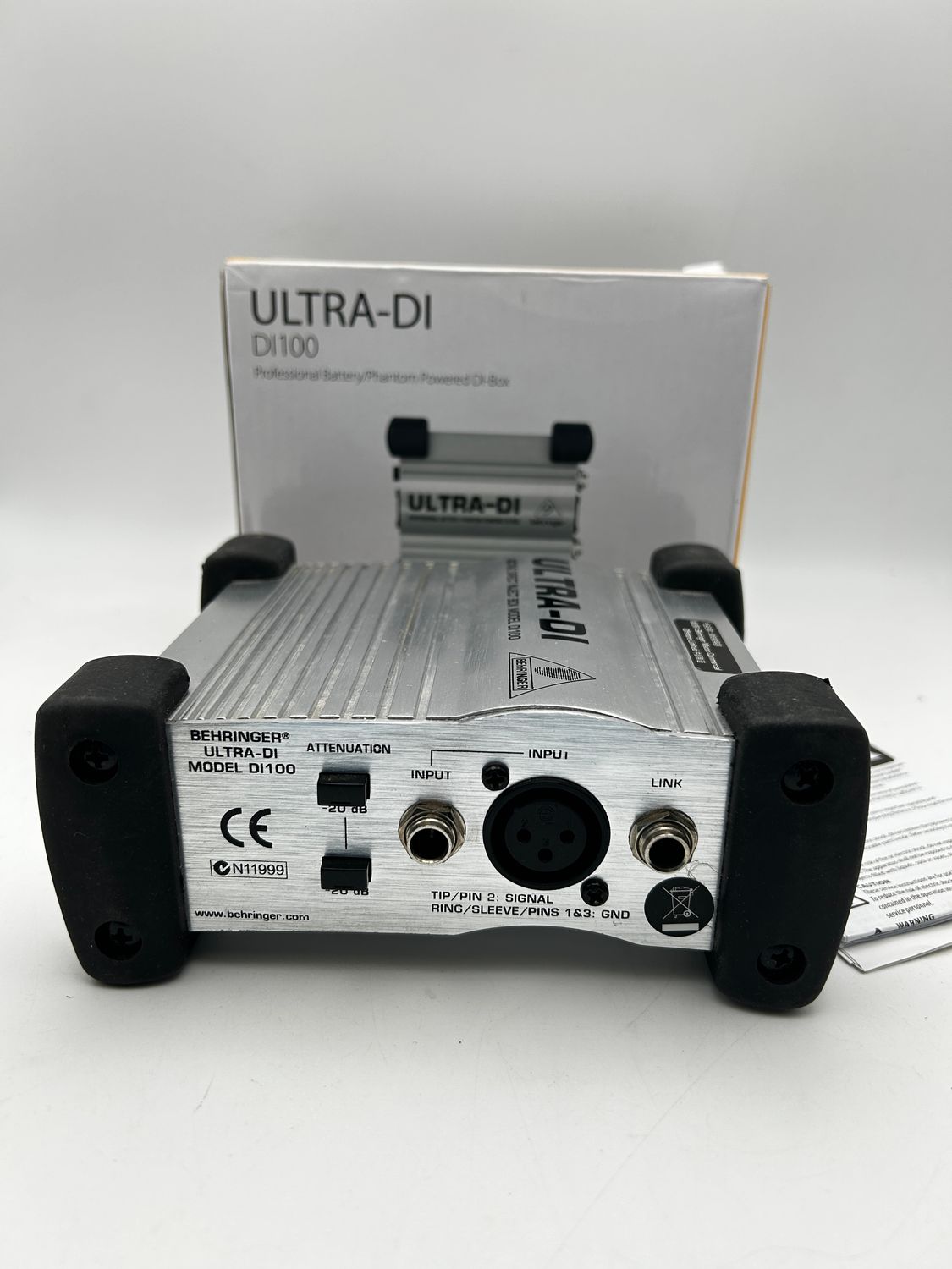 Behringer DI100 – profesjonalny aktywny direct box