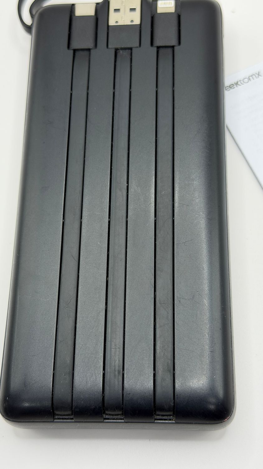 VEEKTOMX Power Bank 20000 mAh z wbudowanymi kablami