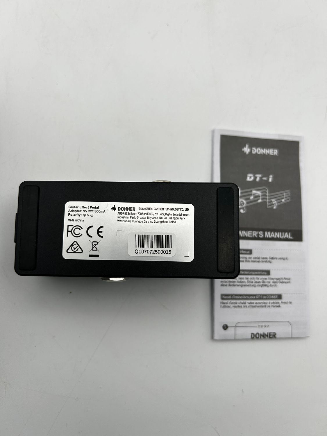 Donner DT-1 chromatyczny tuner pedałowy do gitary i basu z True Bypass