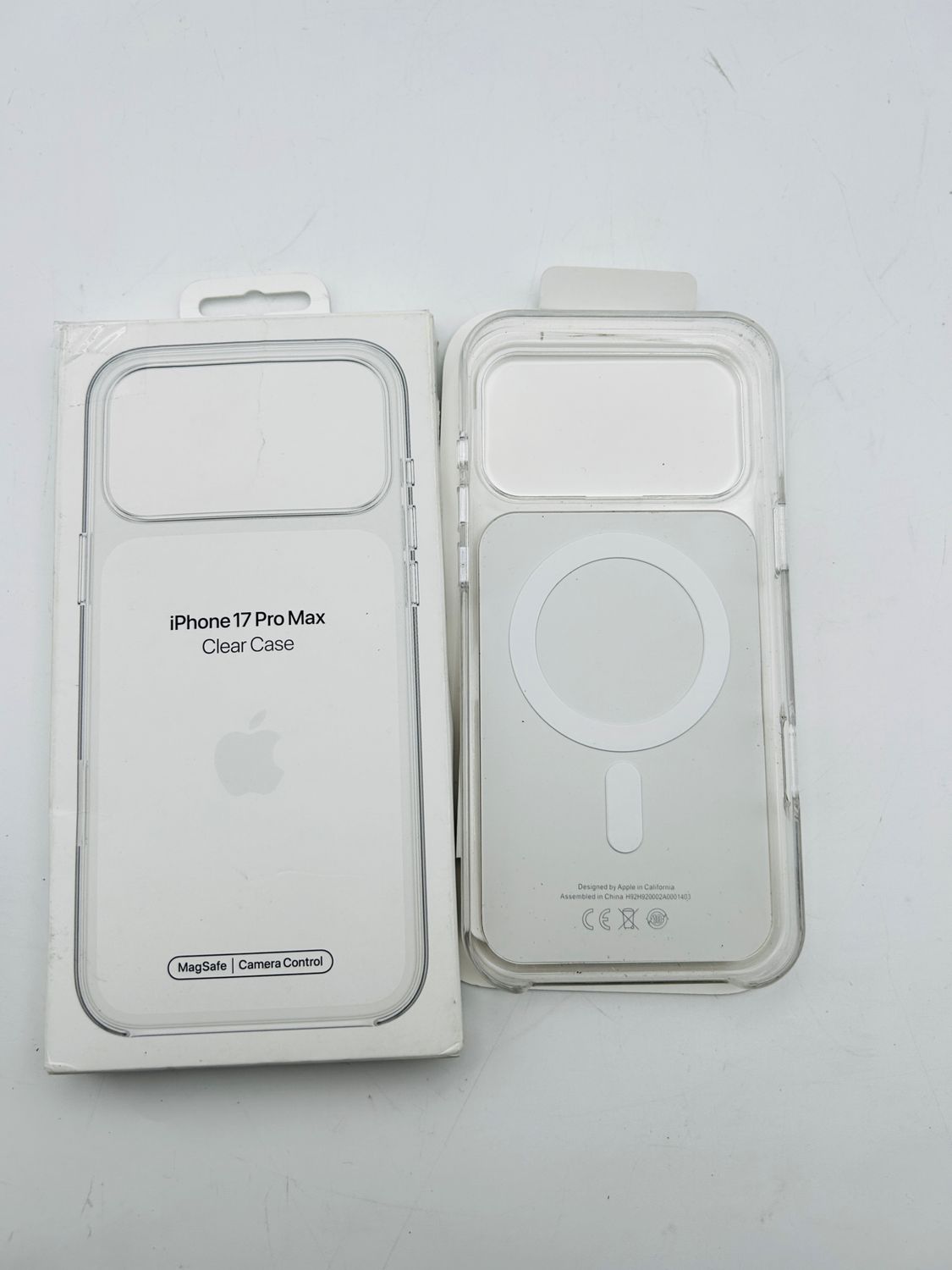 Apple przezroczyste etui z MagSafe do iPhone’a 17 Pro Max